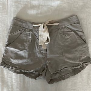 Aritzia Wilfred Grey Shorts